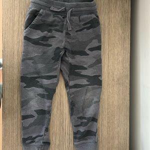 Splendid boys camo joggers